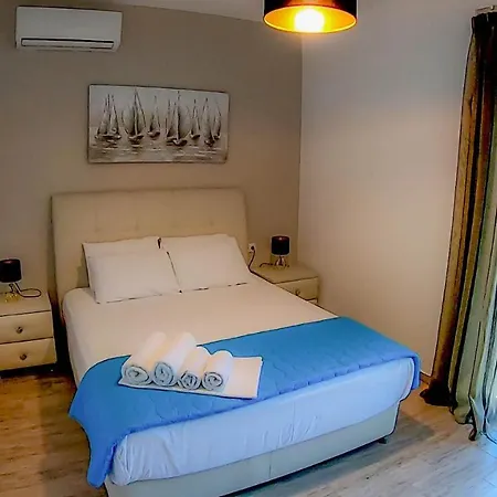 Antony's Luxury Apartamento *