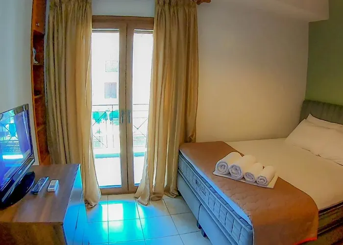 Antony's Luxury * ניקיטי