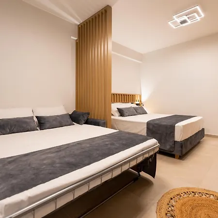 Antony's Luxury Apartment *