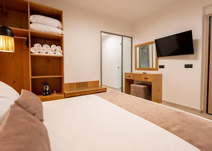 Antony's Luxury Nikiti (Sithonia)